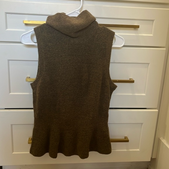 White House Black Market Soft Turtleneck Peplum in Heather Toasted Coconut NWT M - Picture 5 of 12